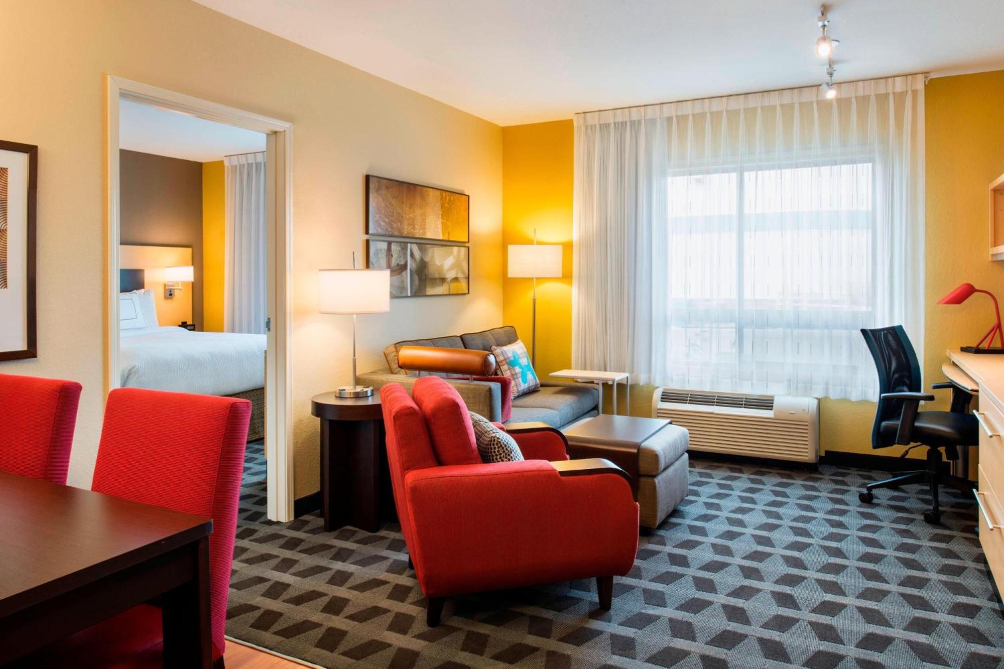 Towneplace Suites By Marriott Red Deer Luaran gambar